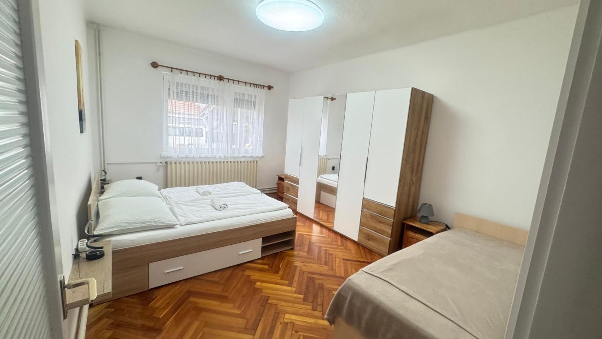 Pingvin Cukraszda Apartman Balatonmáriafürdő Eksteriør bilde